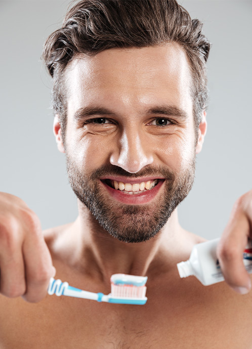 Secretaria que representa la presentación de la empresa, con naturaleza, idiomas y diversión